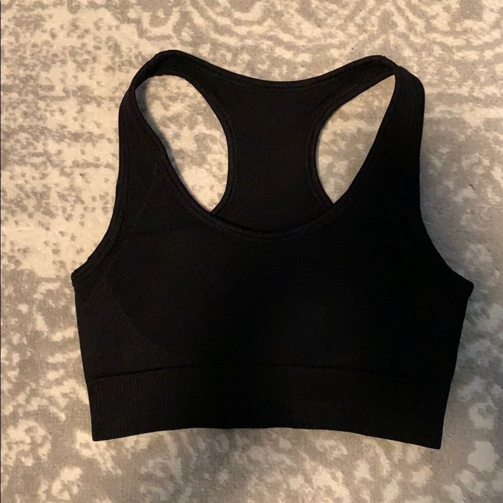 WRUN Fit seamless black sports bra